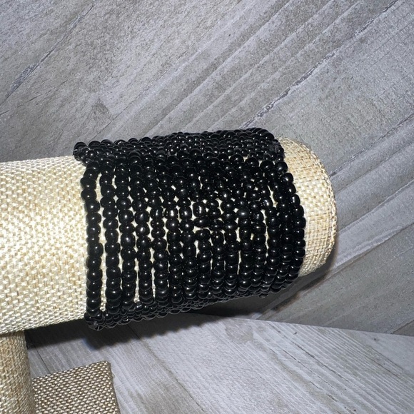 4 black bracelets - Picture 4 of 7